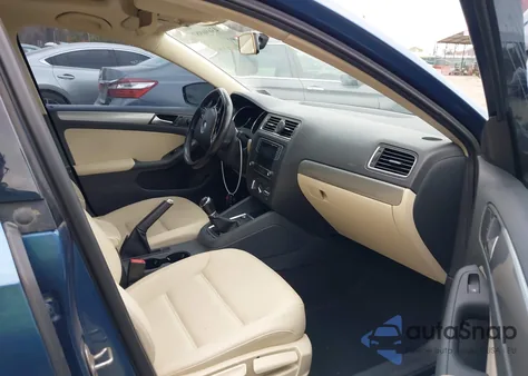 2017 Volkswagen Jetta 1.4T Se из США, поврежденный, VIN 3VWB67AJ5HM212602